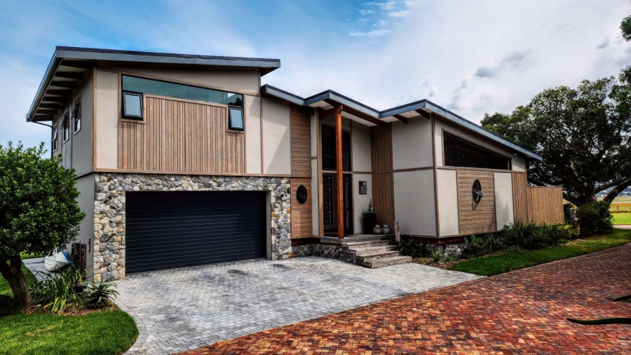 3 Bedroom Property for Sale in Brenton On Lake Western Cape